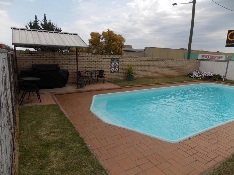 Cowra Crest Motel Ngoại thất bức ảnh