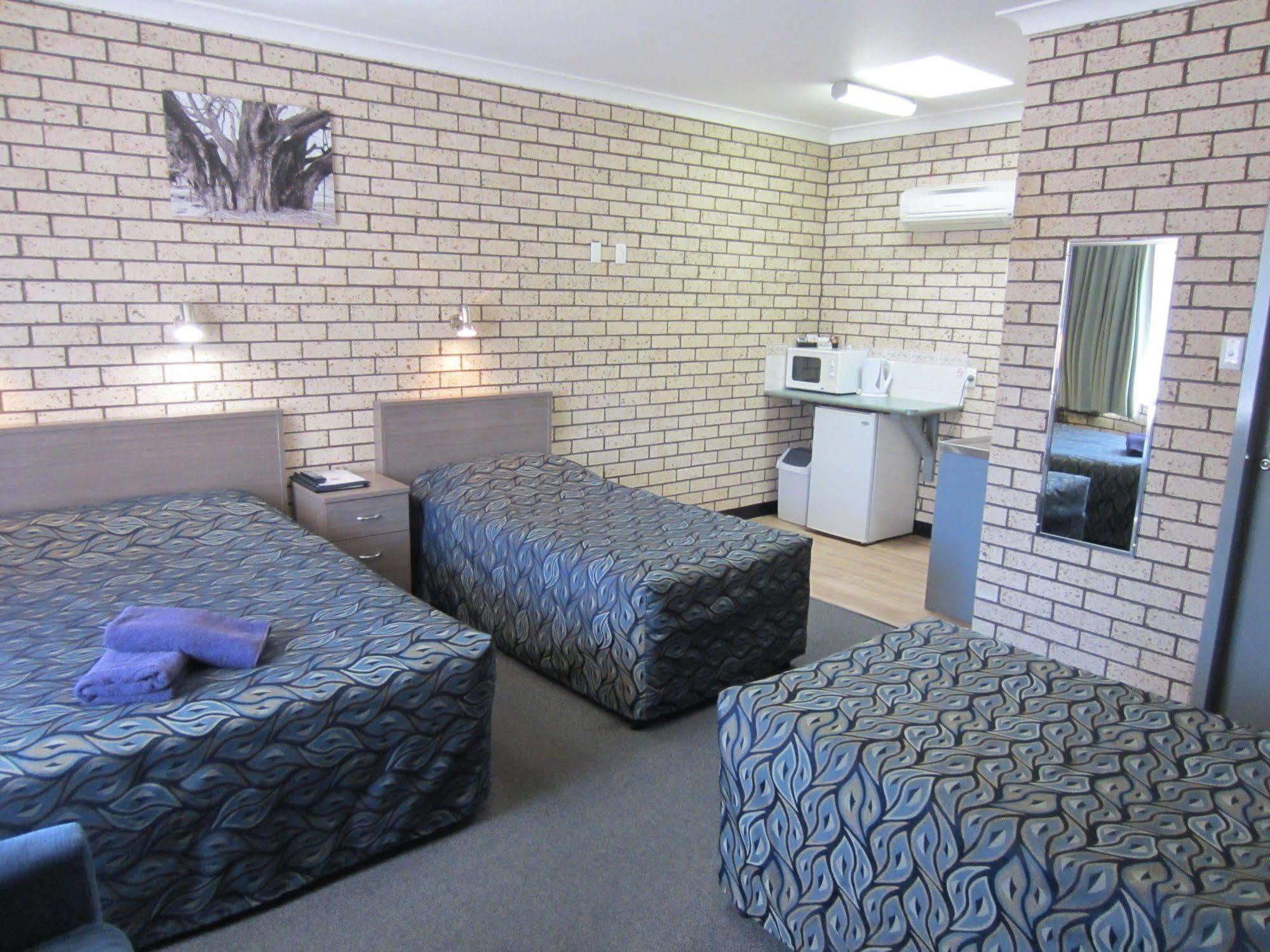 Cowra Crest Motel Ngoại thất bức ảnh