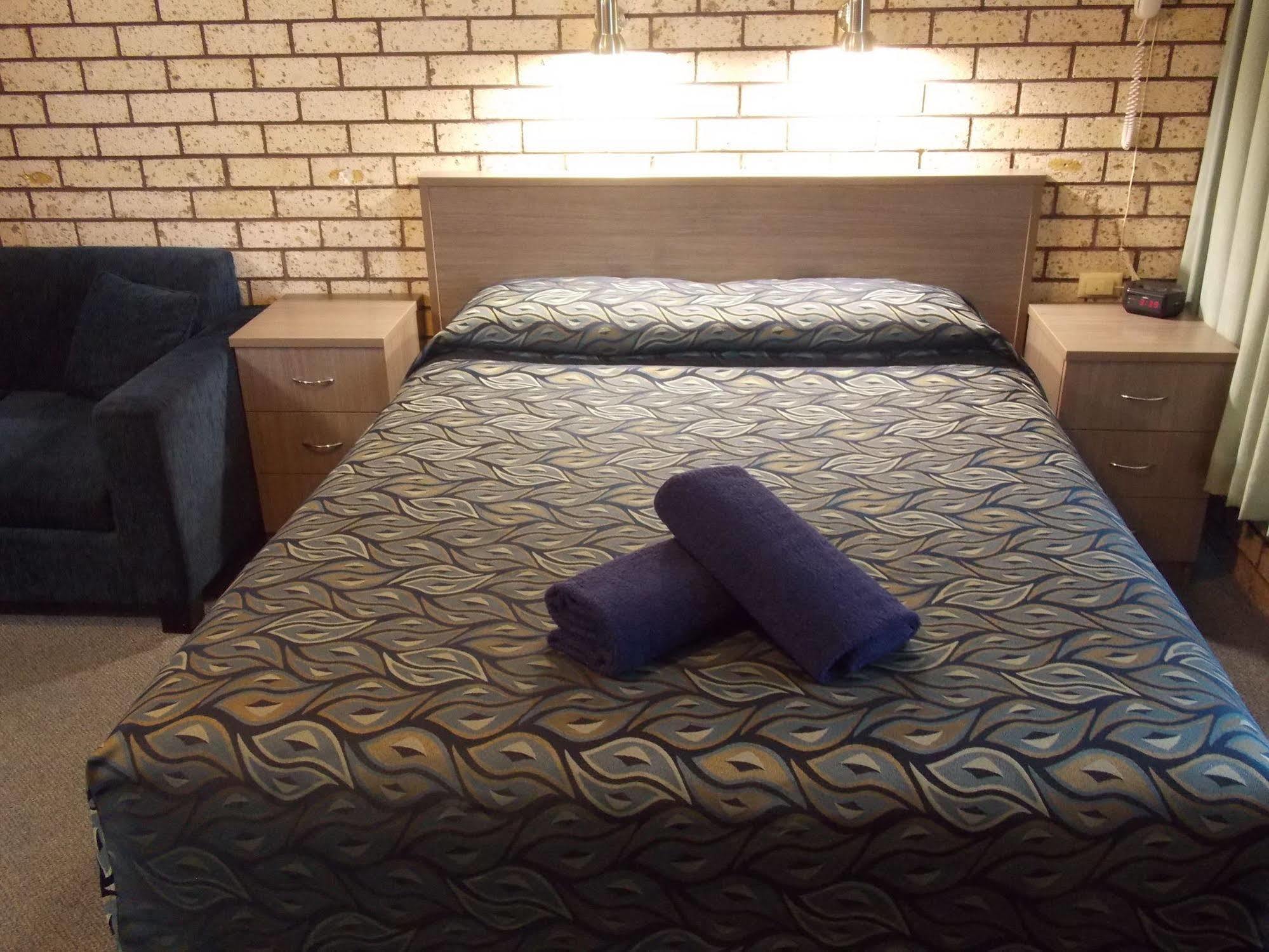 Cowra Crest Motel Ngoại thất bức ảnh