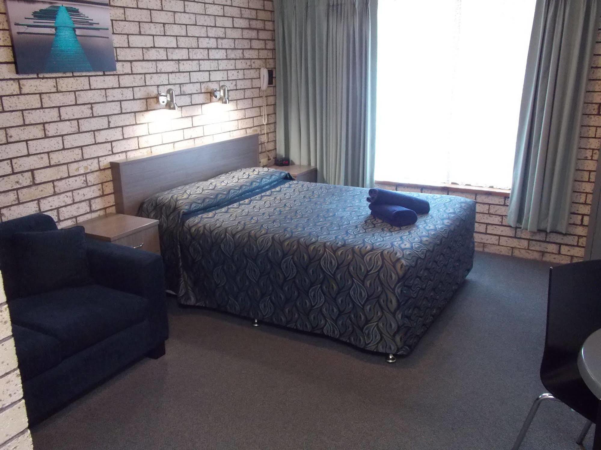 Cowra Crest Motel Ngoại thất bức ảnh