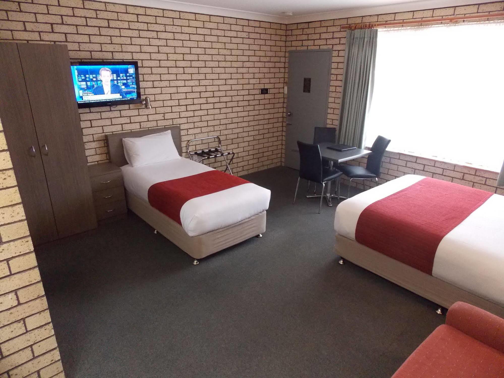 Cowra Crest Motel Ngoại thất bức ảnh