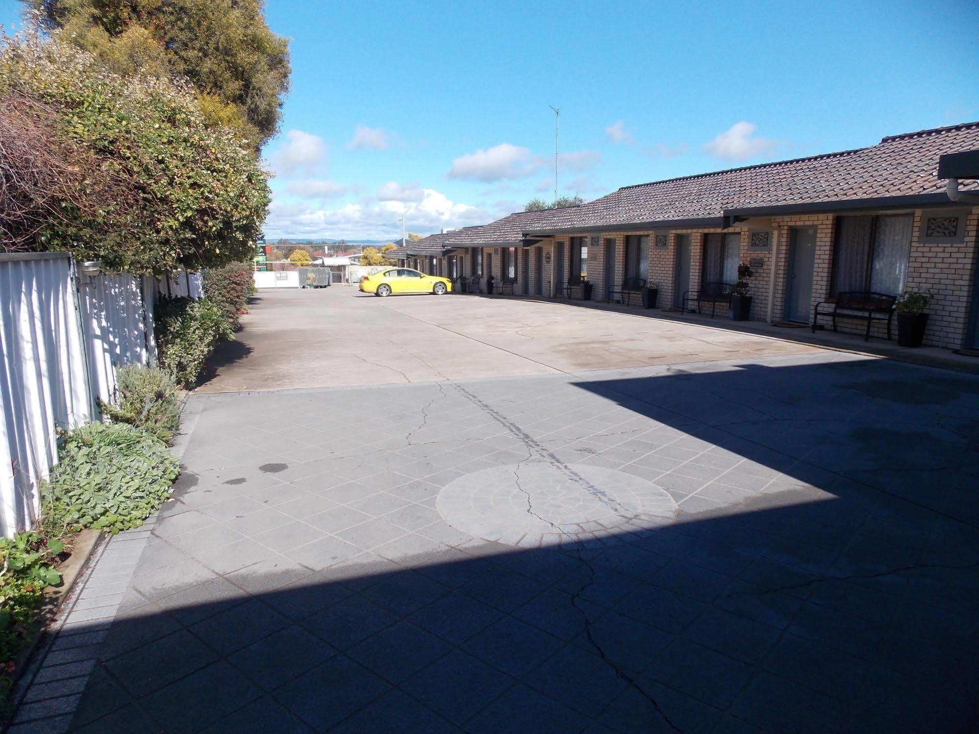 Cowra Crest Motel Ngoại thất bức ảnh